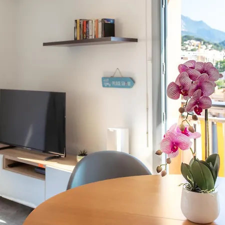 LA PERLE 2P Vue Mer Terrasse 2 mins Plage Garage Clim Apartment