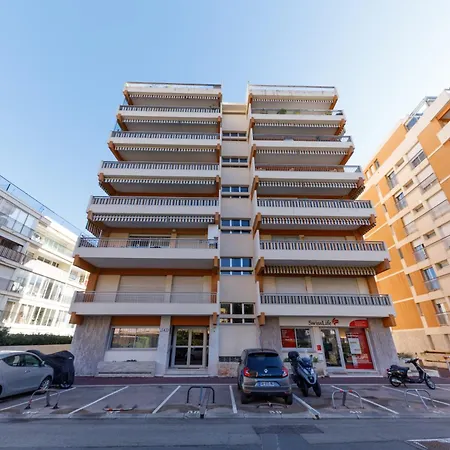 Apartment LA PERLE 2P Vue Mer Terrasse 2 mins Plage Garage Clim
