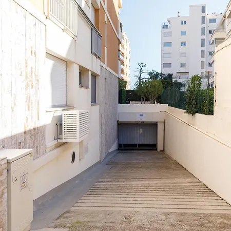 LA PERLE 2P Vue Mer Terrasse 2 mins Plage Garage Clim Apartment *